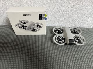 Dron DJI Neo