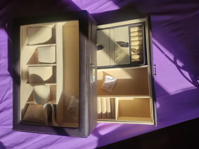 Joyero con llave y cajón