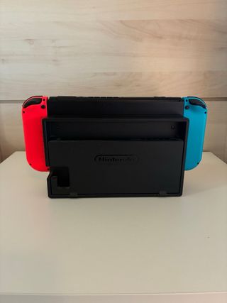 Nintendo Switch + 2 Juegos