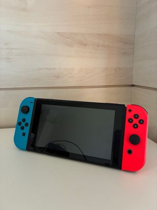 Nintendo Switch + 2 Juegos