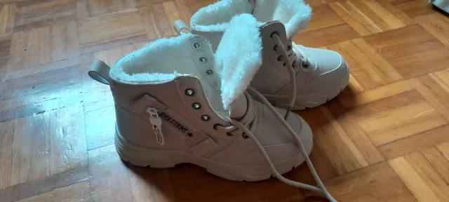 Botas niña beige con forro interior