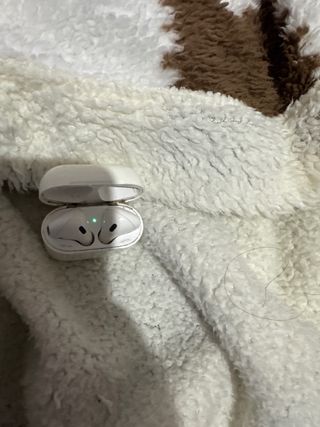 Funda AirPods Original Apple Blanca generación 1.