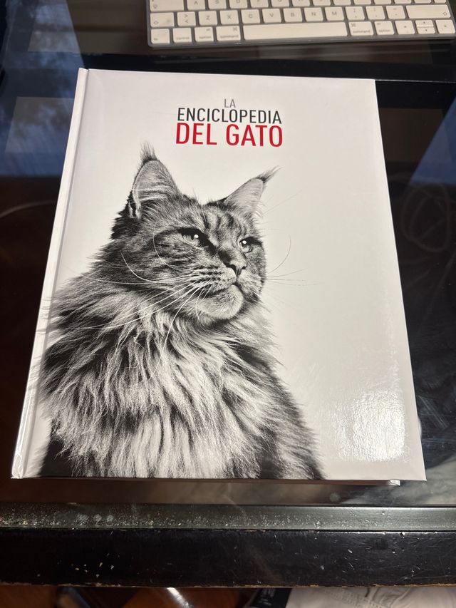 la encicplopedia del gato de Royal canin