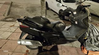 Suzuki Burgman 200cc Moto