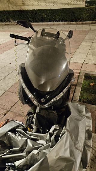 Suzuki Burgman 200cc Moto