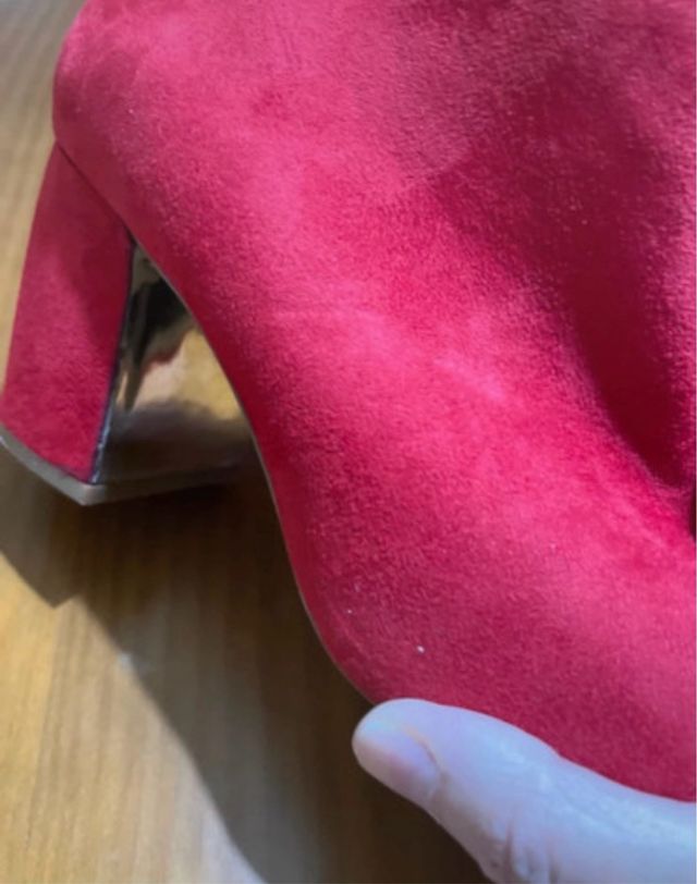 Botines rojos de terciopelo Stradivarius, talla 38