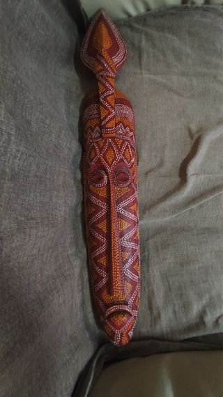 Maschera africana in legno decorata