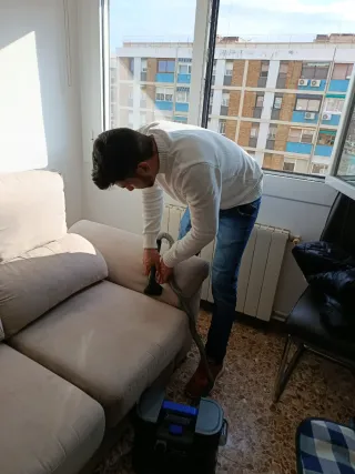 Limpieza de sofa, sillas, alfombra, colchones
