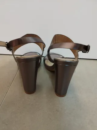 Zapatos de tacón ancho 11cm oro/plata