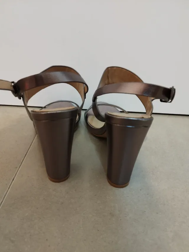 Zapatos de tacón ancho 11cm oro/plata