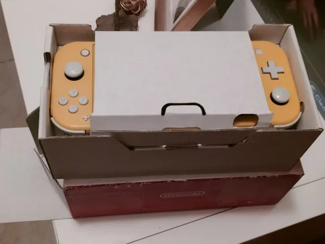 Nintendo Switch Lite Amarelo