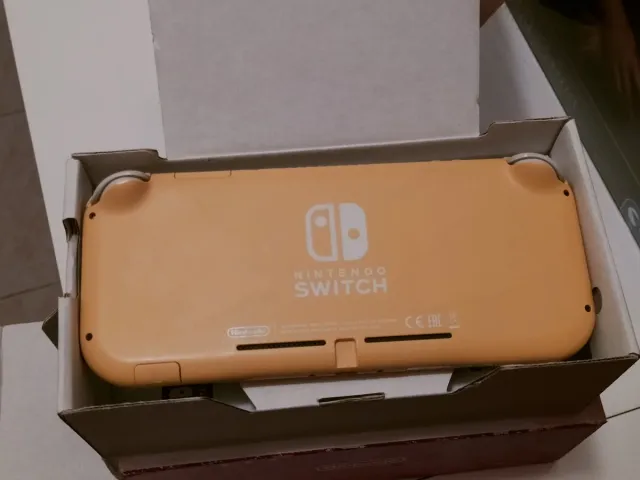 Nintendo Switch Lite Amarelo