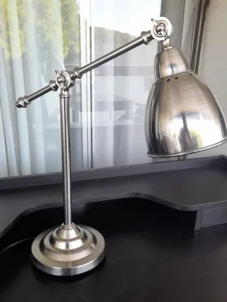Lámpara Escritorio Metálica Ajustable