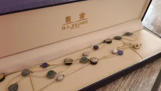 Collana vintage H.L. Brown con madreperla e pietre