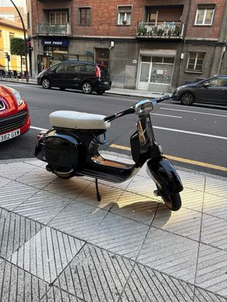 Vespa GT 160 Negra