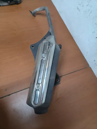 Tubo de escape Honda Dylan