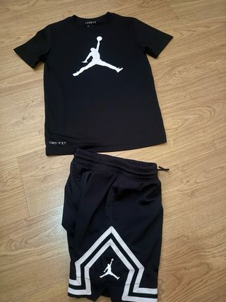 Conjunto Jordan Niño Negro y Blanco original.