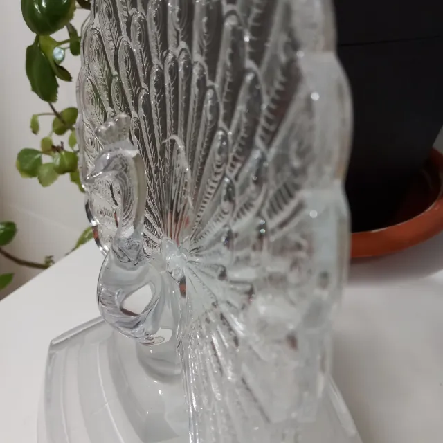 Figura pavo real cristal transparente