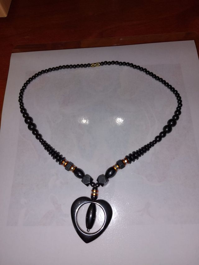 Colgante Corazón Hematites Negro y Dorado