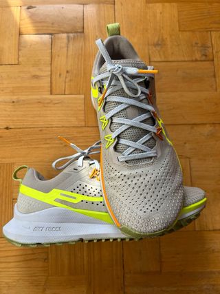 Nike Pegasus Trail 4 Talla 41 Gris Lima