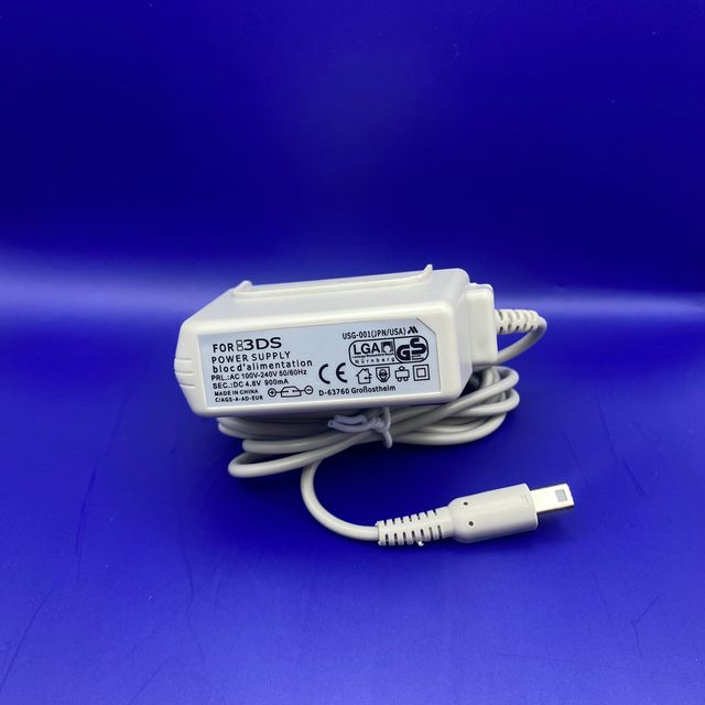 Nintendo DSi bianca con borsa e accessori