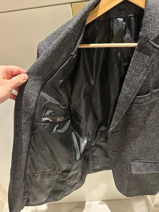 Americana gris hombre