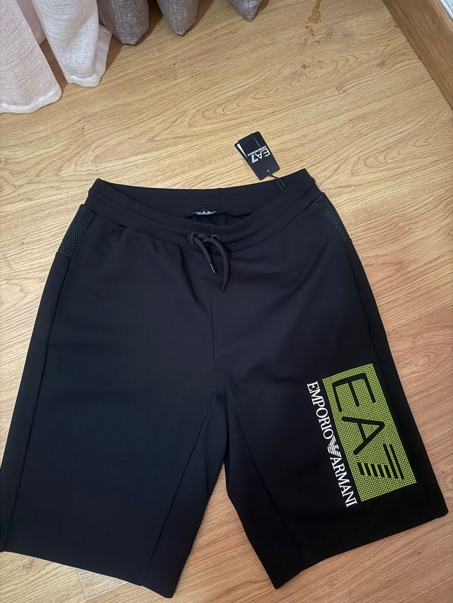 Pantalón corto Emporio Armani EA7 negro