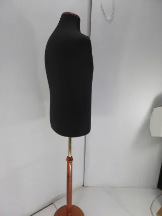 Busto maniquí hombre negro