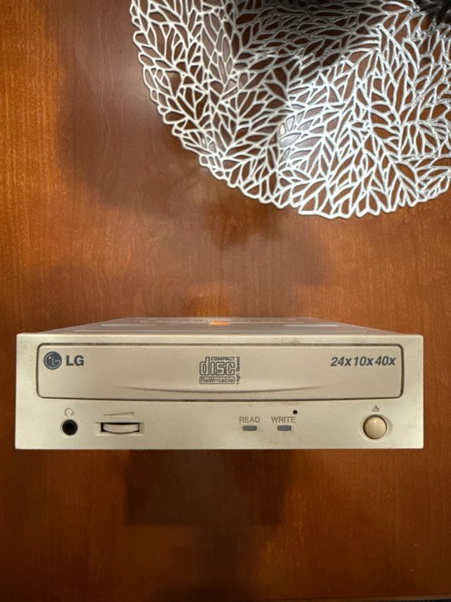 LG CD-R/RW Drive GCE-8240B