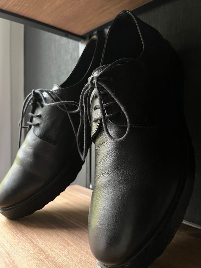 Zapatos de cordones negros