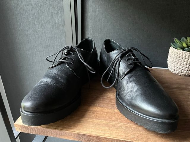 Zapatos de cordones negros