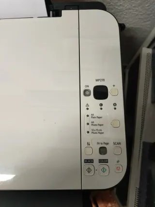 Impresora Escáner Canon Beige y Blanca