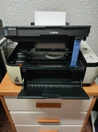 Impresora Escáner Canon Beige y Blanca