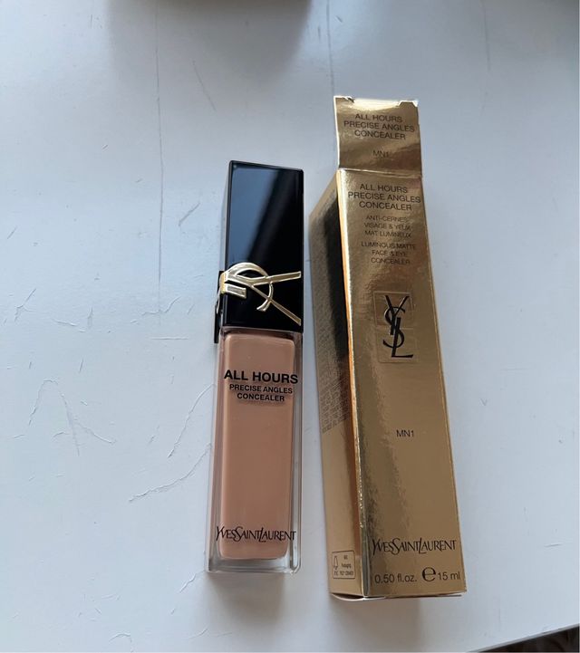 Yves Saint Laurent All Hours Corrector Tono MN1