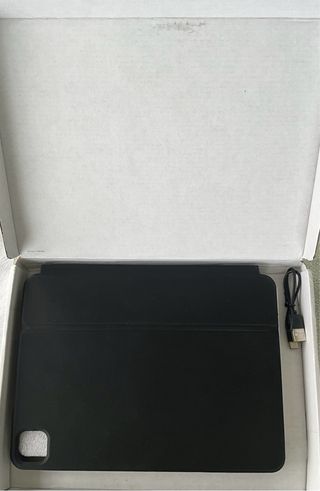 Capa iPad 6/6 Pro com Teclado Preta