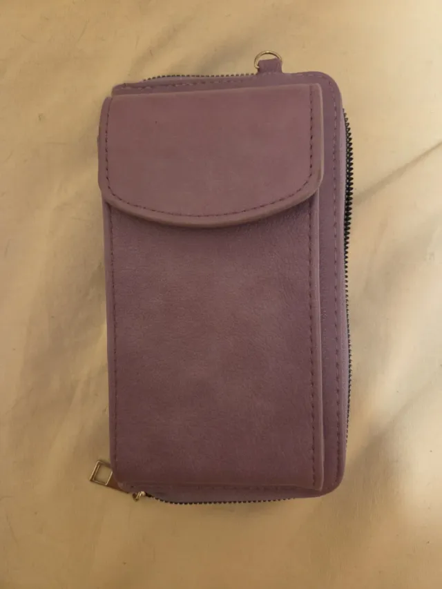 Cartera porta móvil morada