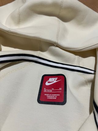 chandal completo Nike tech beige talla XL de NIÑO
