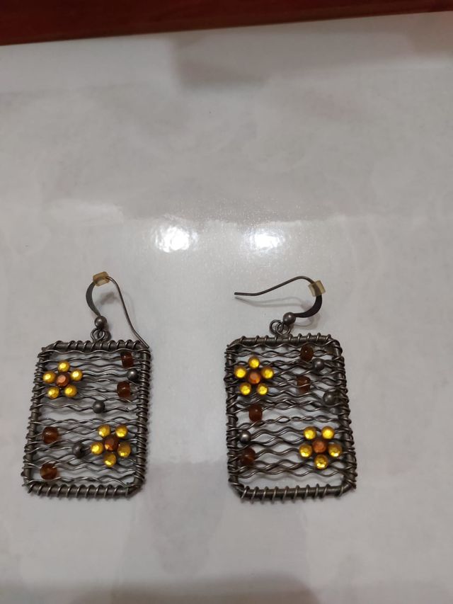Pendientes alambre flores marrones y dorados