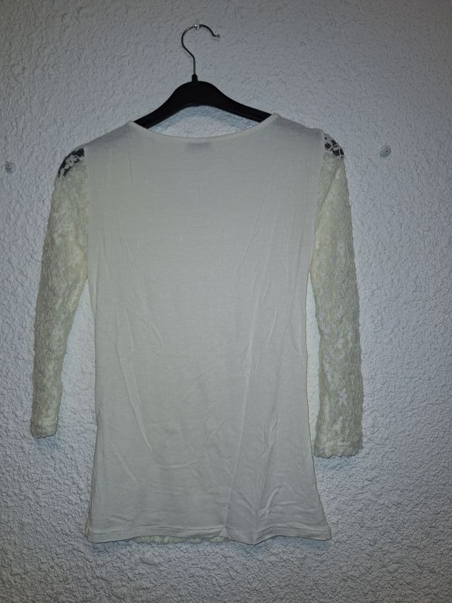 Blusa encaje Pimkie blanca talla S