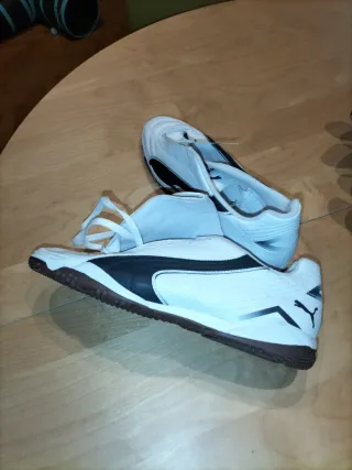 Zapatillas Puma Futsal Blancas y Azules