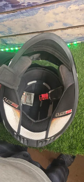 Cascos de moto y guantes