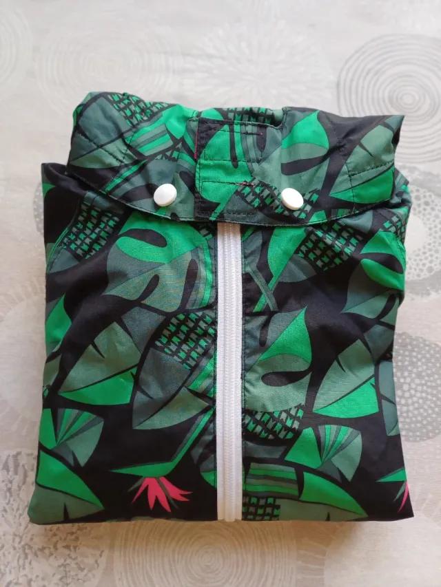 Chubasquero niña estampado tropical