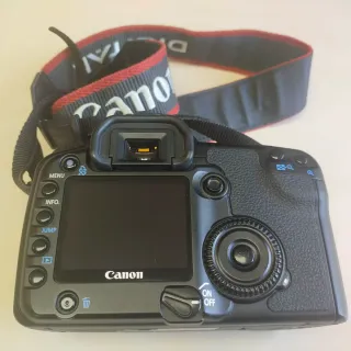 Cámara Canon EOS 30D + Accesorios