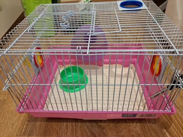 Jaula para hámster rosa y morada
