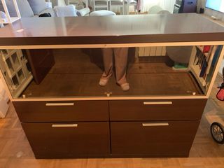 Aparador madera wengue con cristal