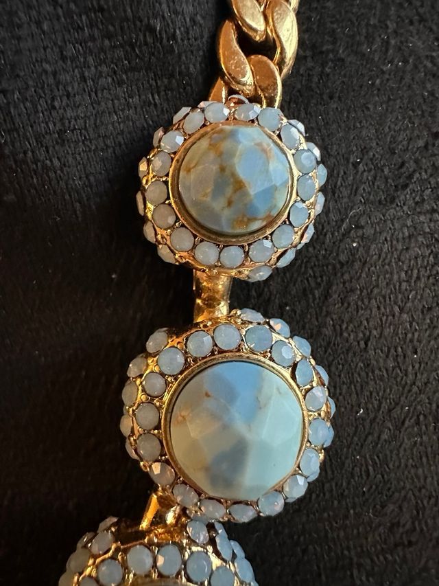 Collar vintage con piedras azules y doradas