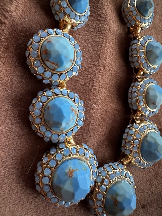 Collar vintage con piedras azules y doradas
