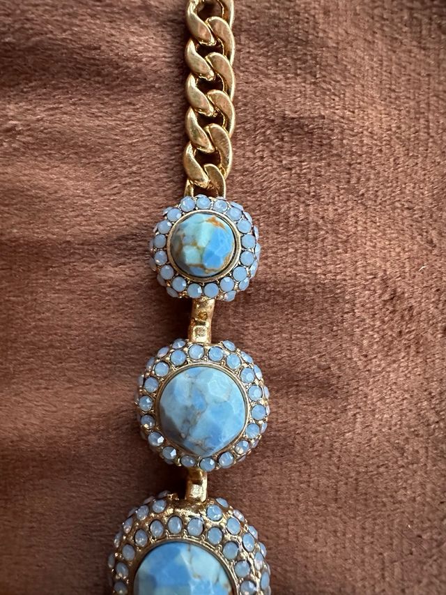 Collar vintage con piedras azules y doradas