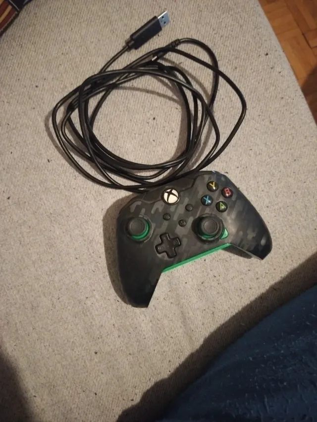 Mando Xbox Series con cable