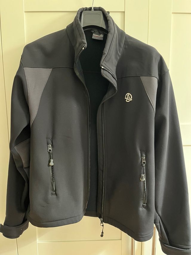 Chaqueta Ternua Negra y Gris